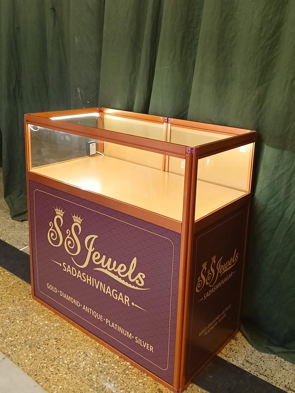 SS jewels counter side